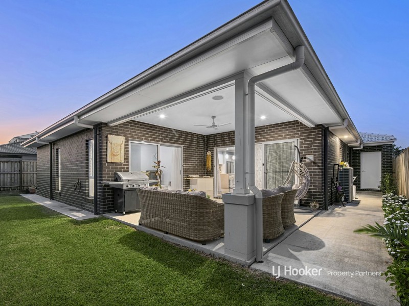 51 Grevillea Way, Park Ridge QLD 4125