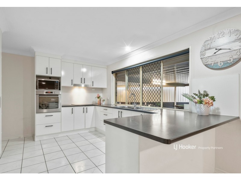 64 Grevillea Park Crescent, Calamvale QLD 4116