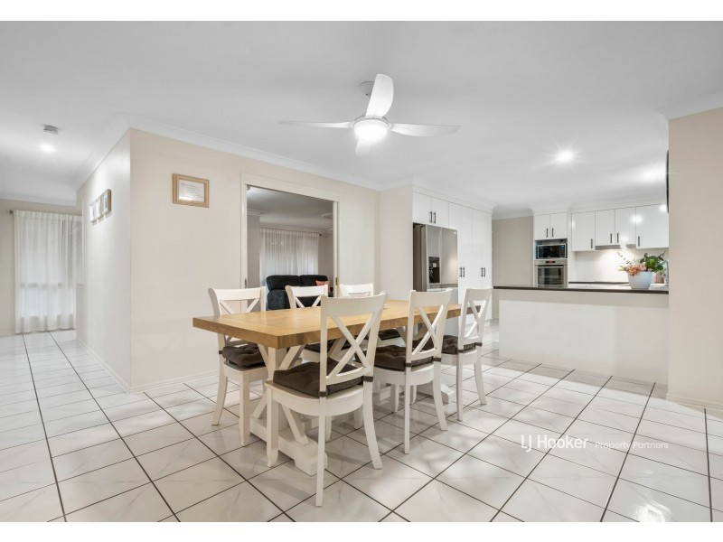64 Grevillea Park Crescent, Calamvale QLD 4116