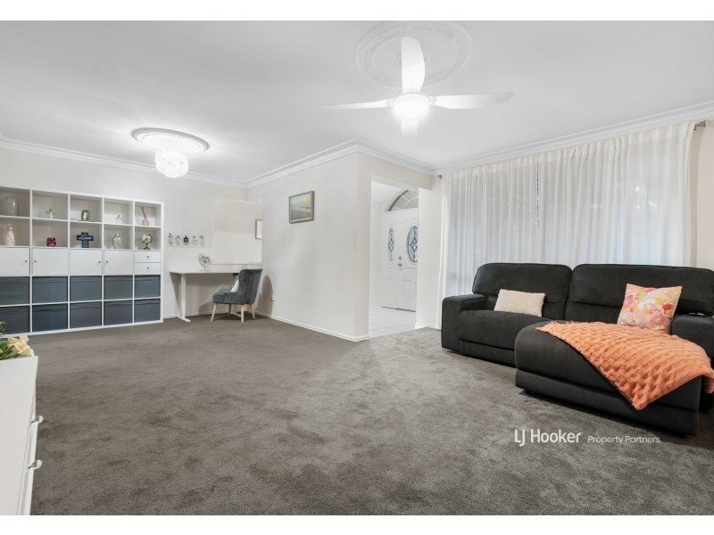 64 Grevillea Park Crescent, Calamvale QLD 4116