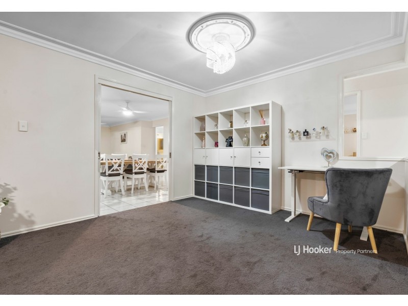 64 Grevillea Park Crescent, Calamvale QLD 4116