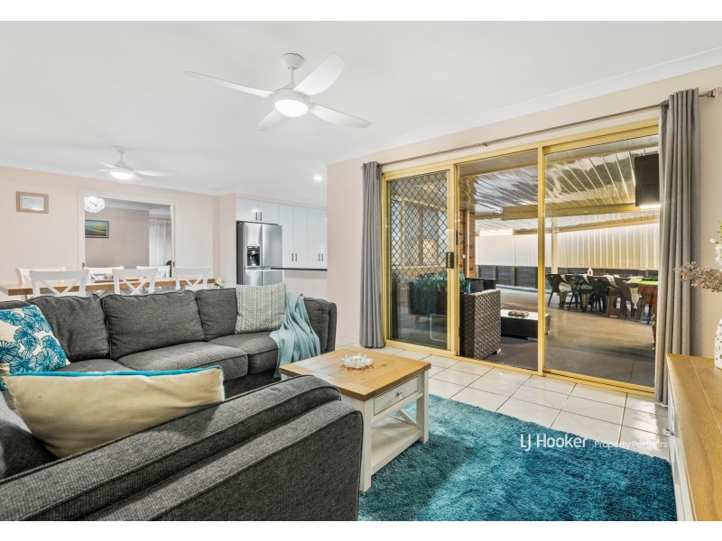 64 Grevillea Park Crescent, Calamvale QLD 4116