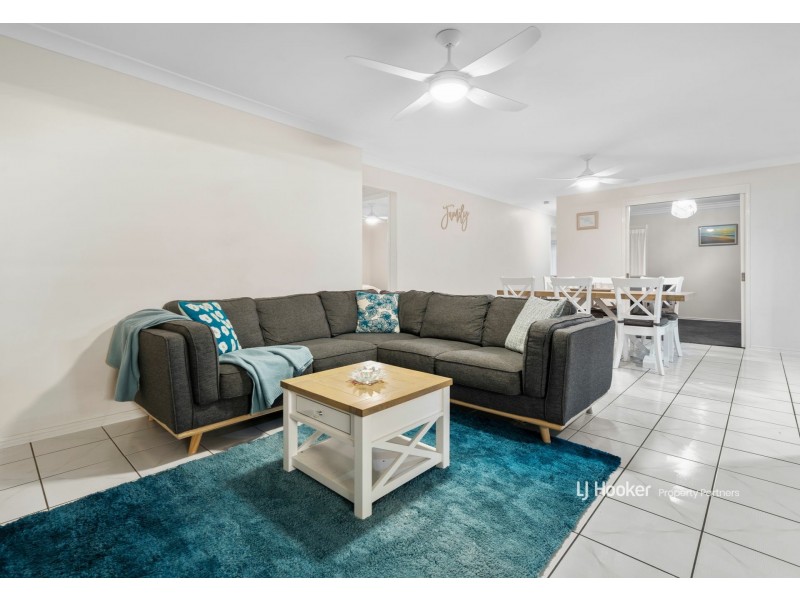 64 Grevillea Park Crescent, Calamvale QLD 4116