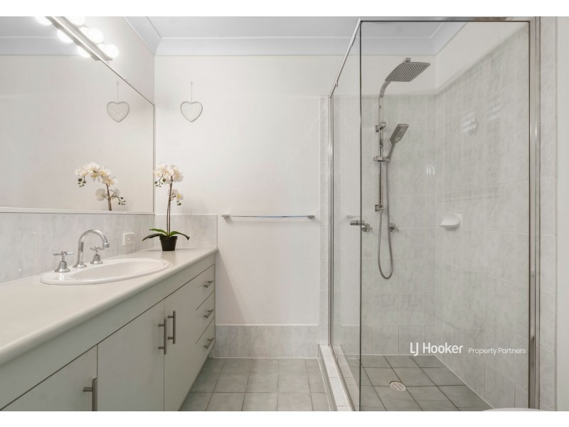 64 Grevillea Park Crescent, Calamvale QLD 4116