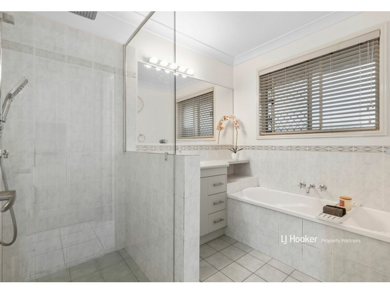 64 Grevillea Park Crescent, Calamvale QLD 4116