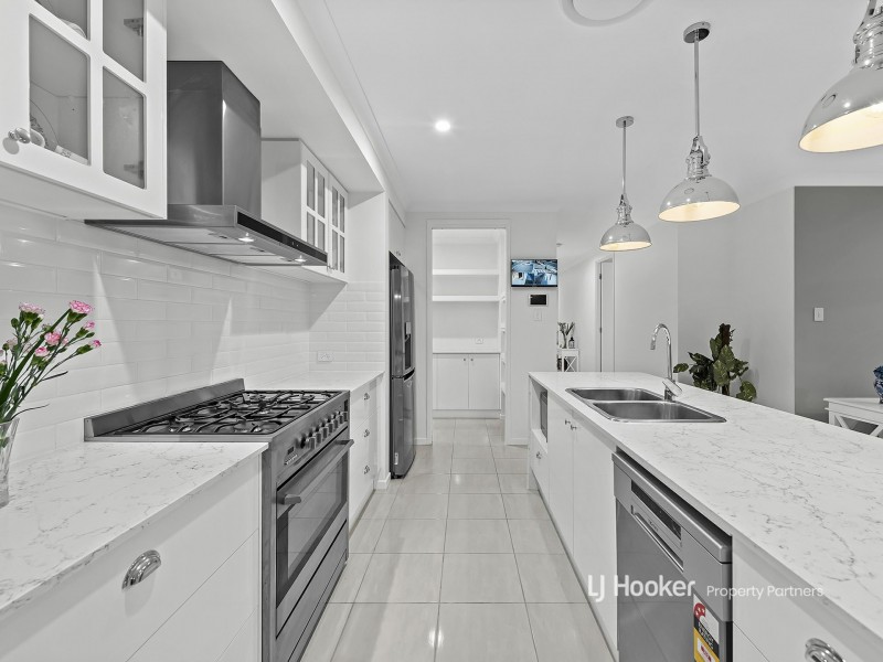 3 Grevillea Way, Park Ridge QLD 4125