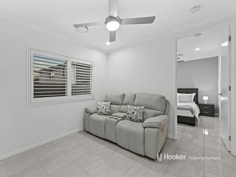 3 Grevillea Way, Park Ridge QLD 4125