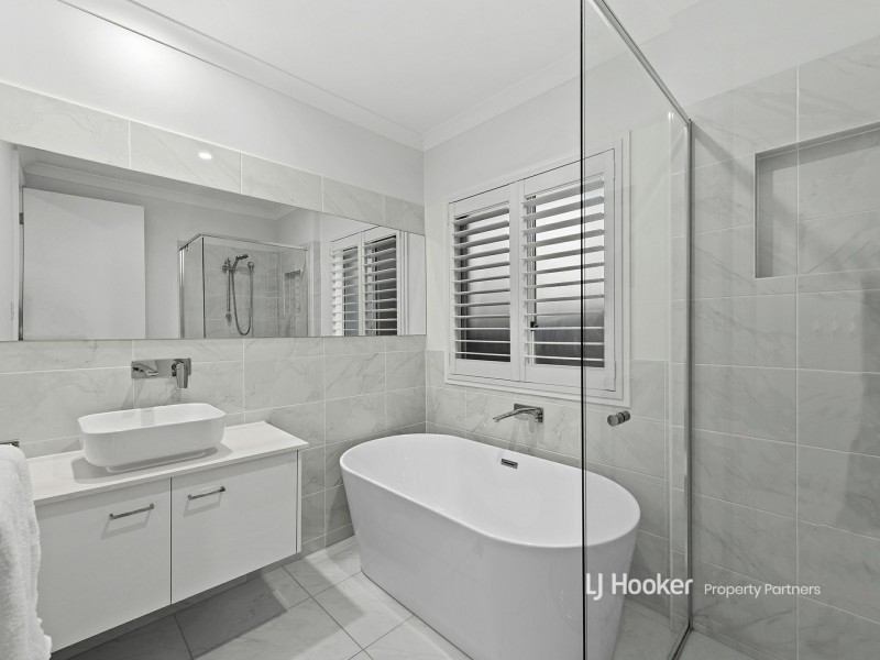 3 Grevillea Way, Park Ridge QLD 4125