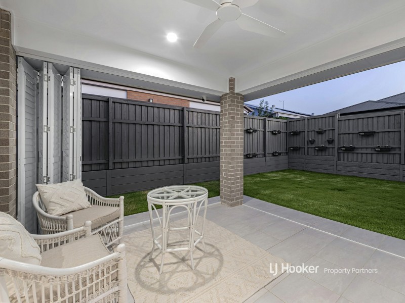 3 Grevillea Way, Park Ridge QLD 4125