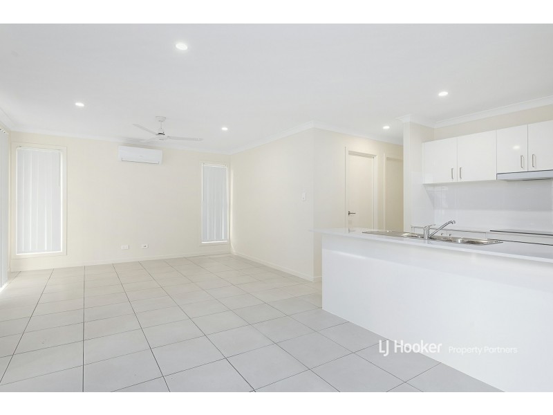 1 & 2/81A Second Avenue, Marsden QLD 4132