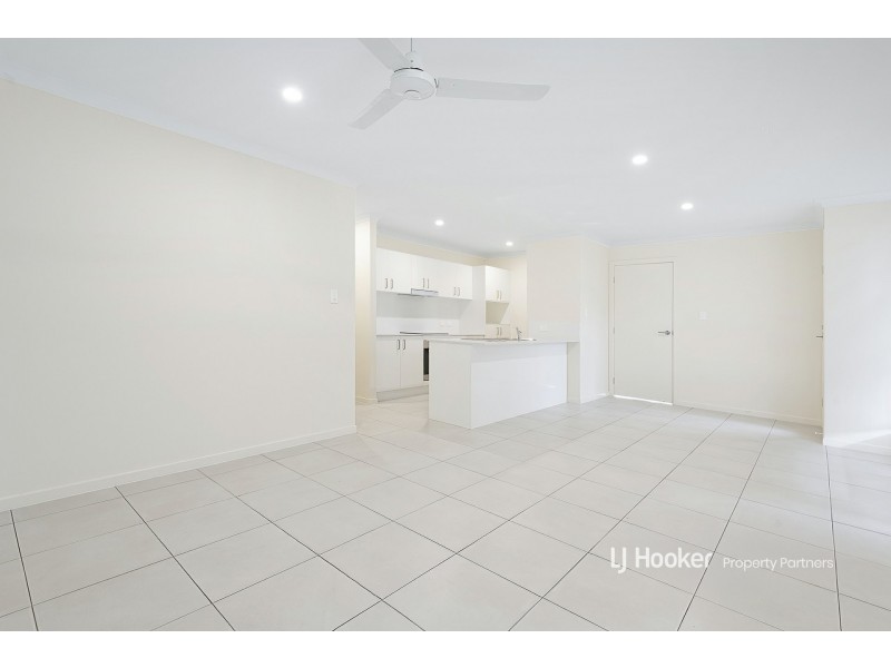 1 & 2/81A Second Avenue, Marsden QLD 4132