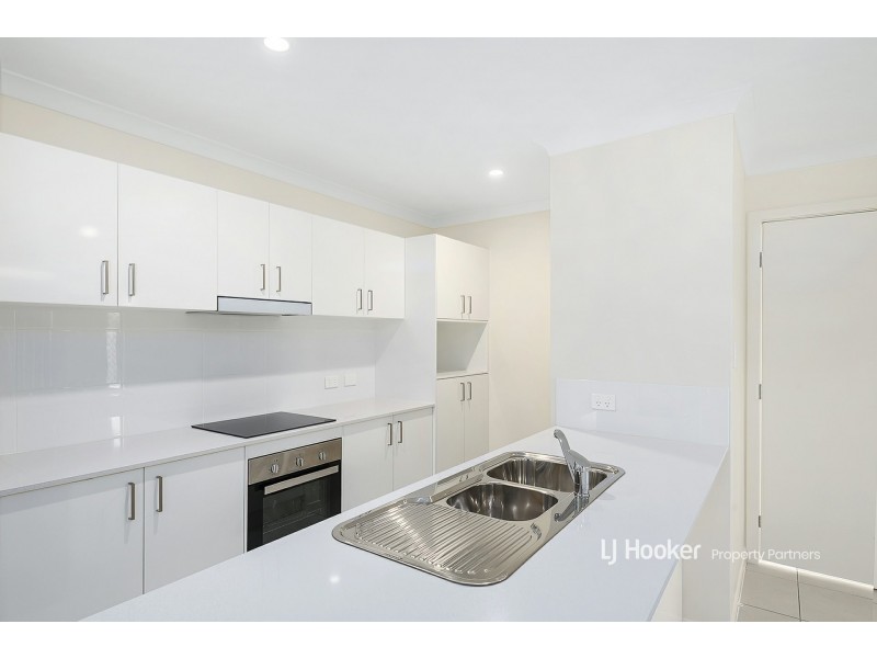 1 & 2/81A Second Avenue, Marsden QLD 4132