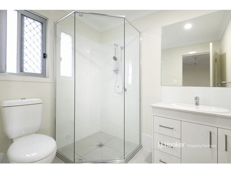 1 & 2/81A Second Avenue, Marsden QLD 4132