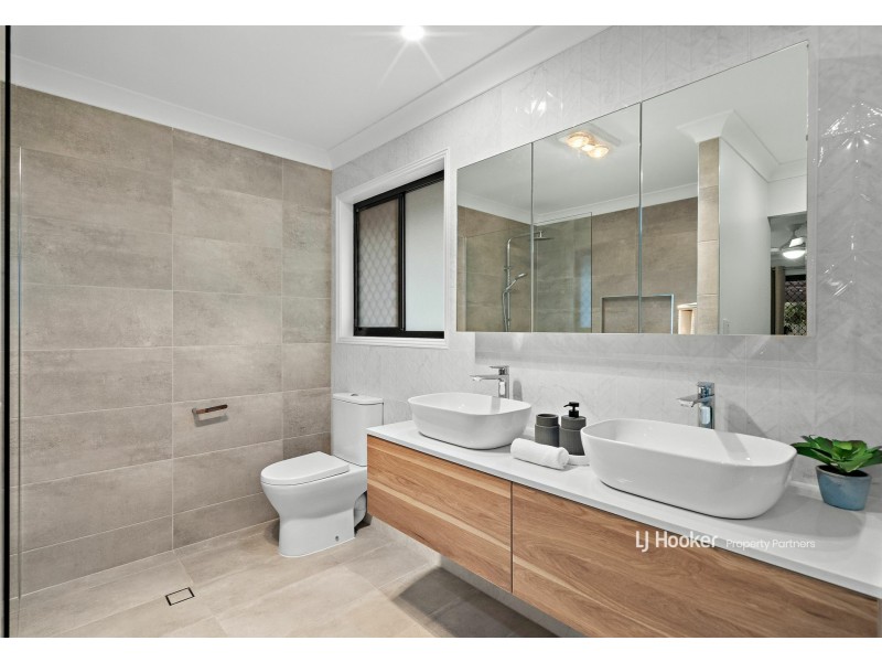 18 Byrony Place, Parkinson QLD 4115