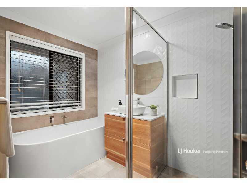 18 Byrony Place, Parkinson QLD 4115