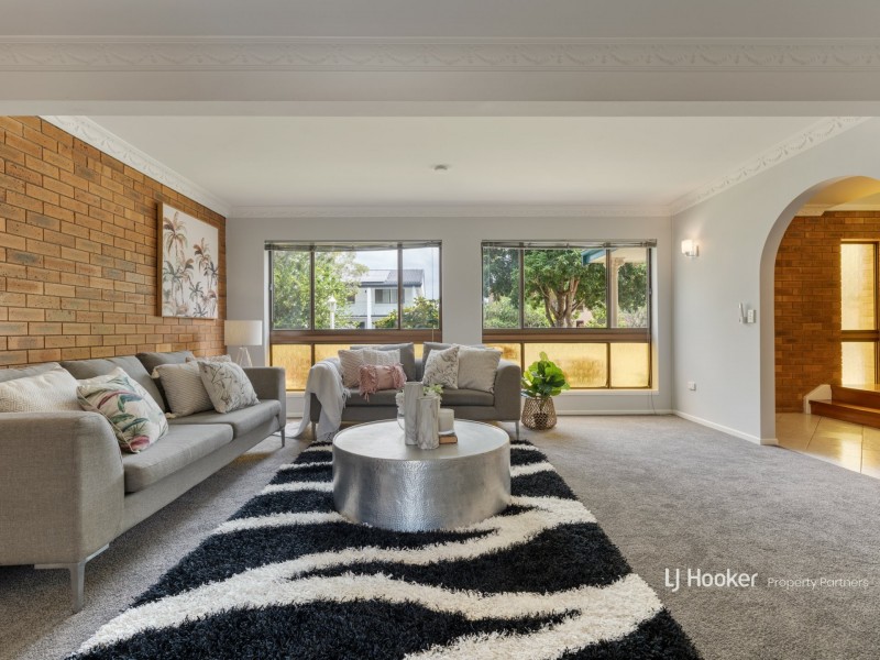 18 Mapleleaf Street, Eight Mile Plains QLD 4113
