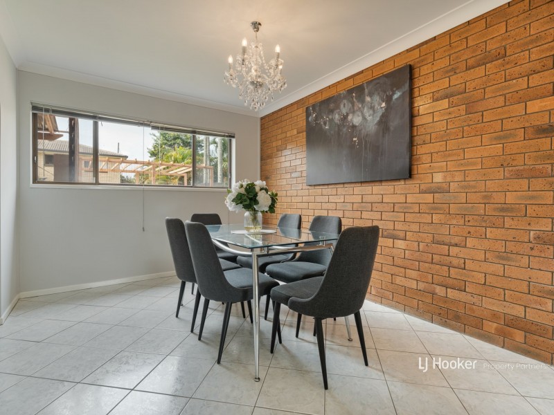 18 Mapleleaf Street, Eight Mile Plains QLD 4113