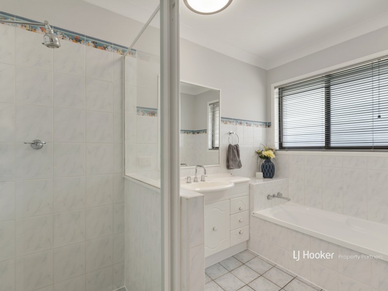 18 Mapleleaf Street, Eight Mile Plains QLD 4113