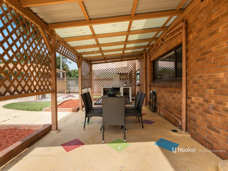 18 Mapleleaf Street, Eight Mile Plains QLD 4113