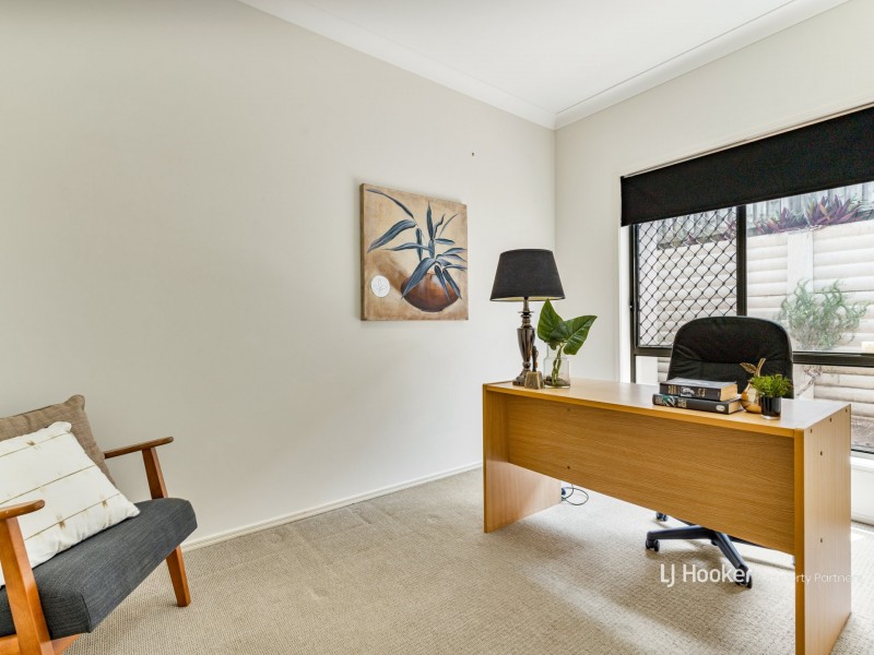 22 Coneybeer Place, Eight Mile Plains QLD 4113