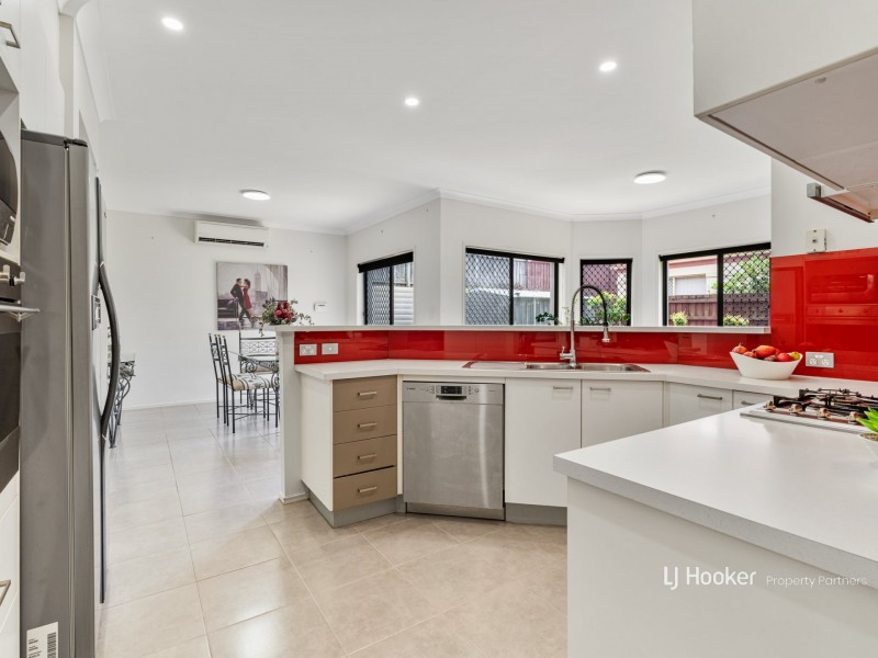 22 Coneybeer Place, Eight Mile Plains QLD 4113