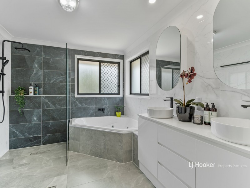 22 Coneybeer Place, Eight Mile Plains QLD 4113