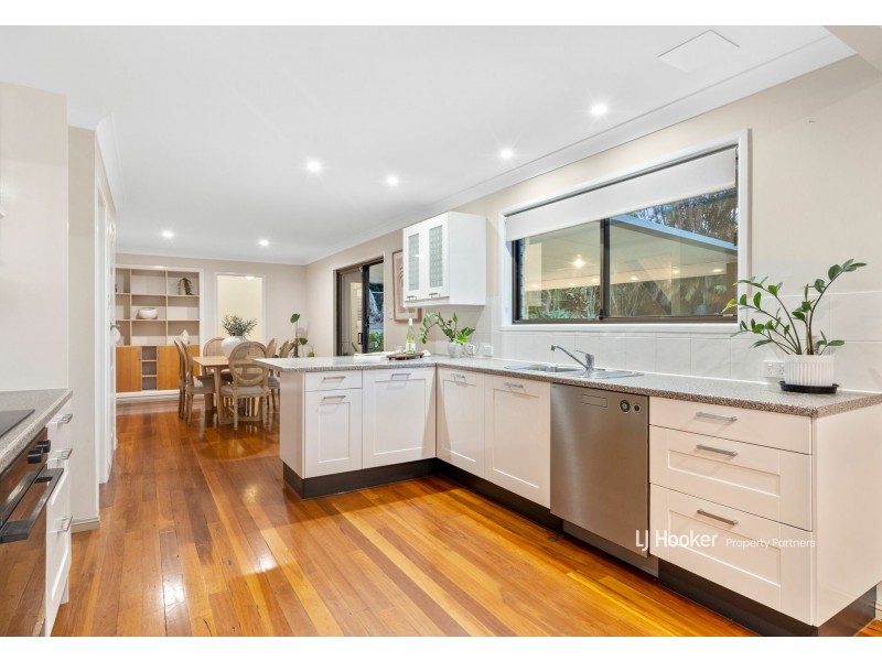 13 Lauretta Avenue, Springwood QLD 4127