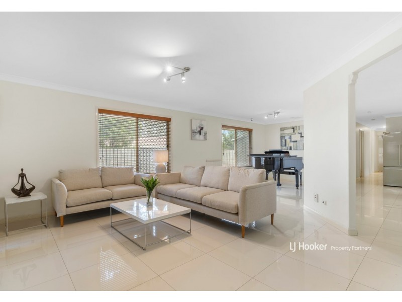 105 Bannockburn Crescent, Parkinson QLD 4115
