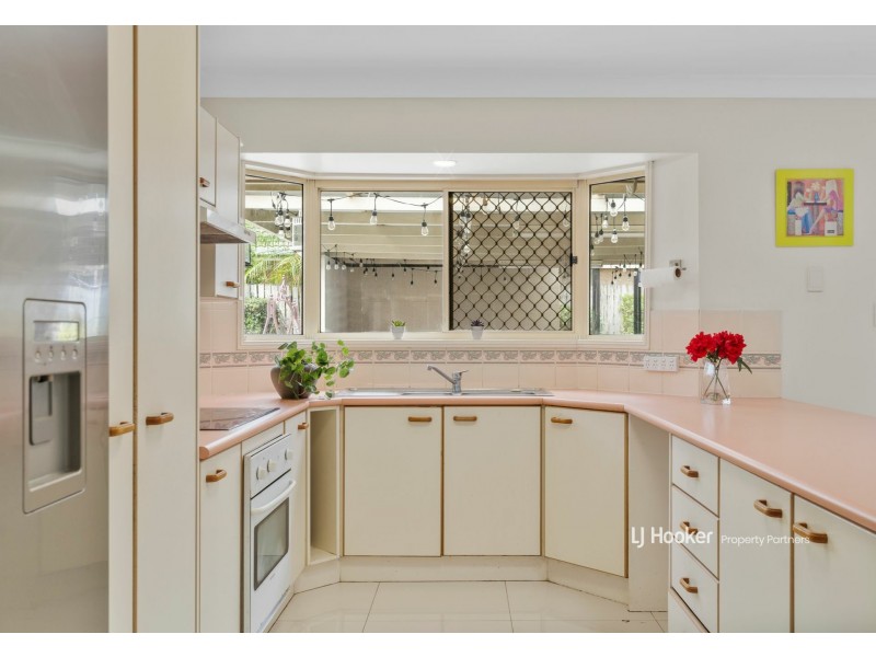 105 Bannockburn Crescent, Parkinson QLD 4115