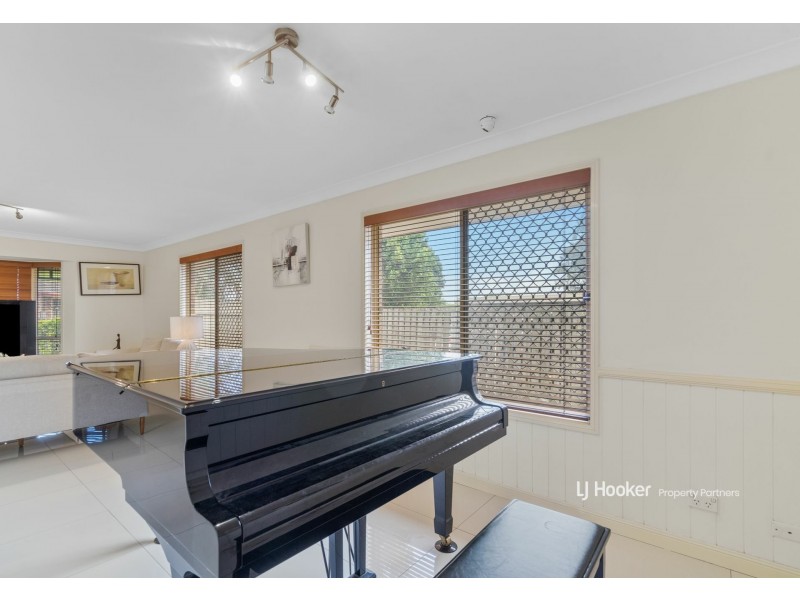 105 Bannockburn Crescent, Parkinson QLD 4115