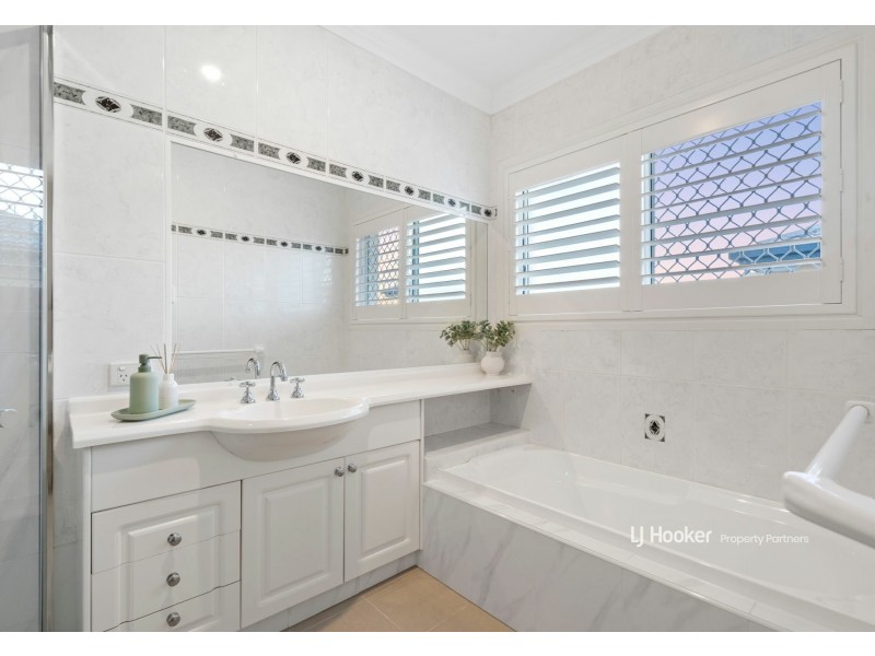 157 Lancaster Circuit, Stretton QLD 4116