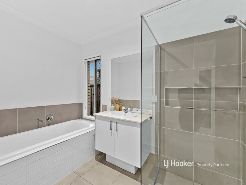 126 Davidson Circuit, Park Ridge QLD 4125