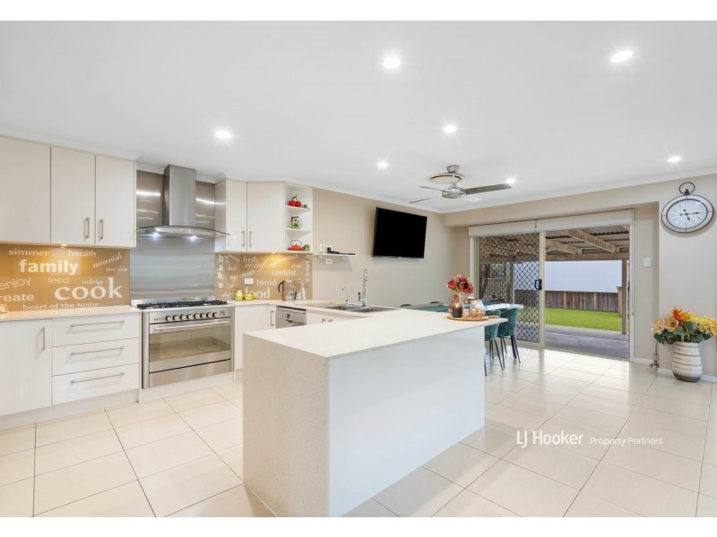 7 Oakview Street, Parkinson QLD 4115