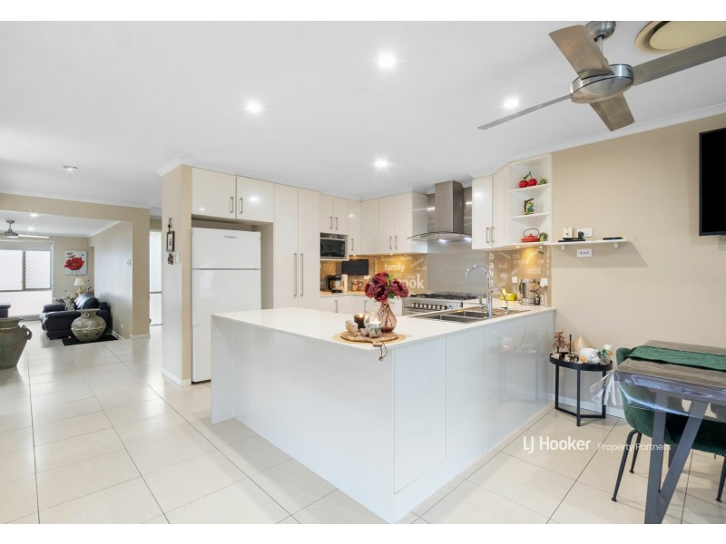 7 Oakview Street, Parkinson QLD 4115