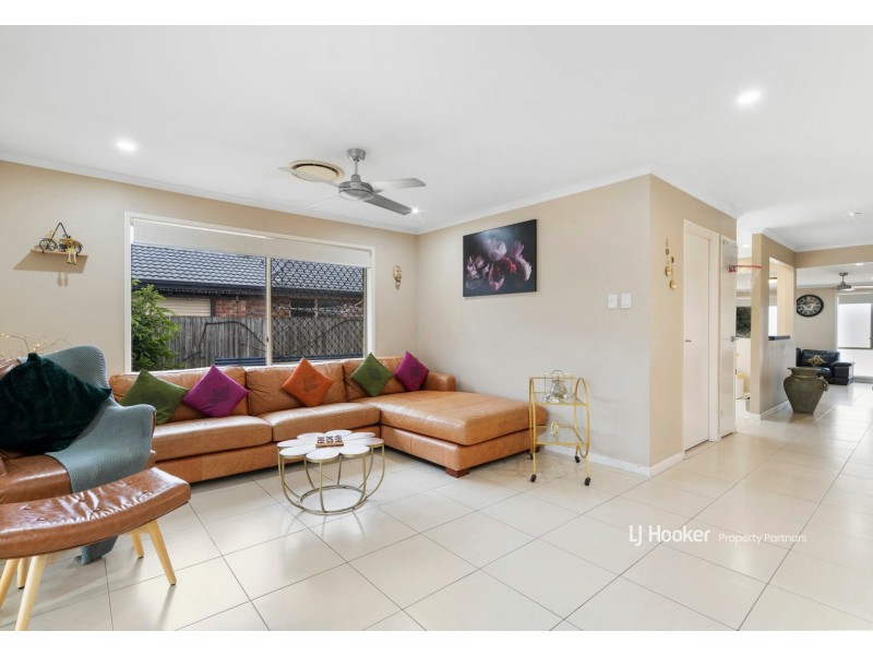 7 Oakview Street, Parkinson QLD 4115