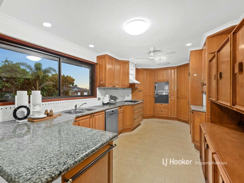 37 Veta Street, Robertson QLD 4109