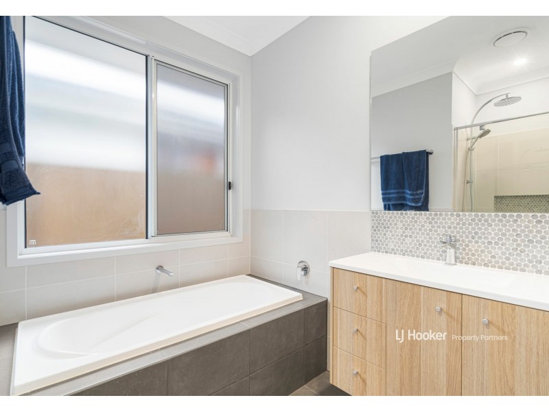 21 Applecross Place, Pallara QLD 4110