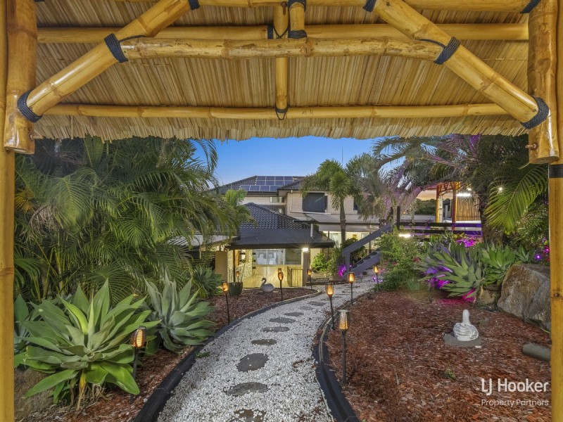 19 Taylor Place, Mackenzie QLD 4156