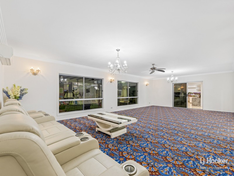 19 Taylor Place, Mackenzie QLD 4156