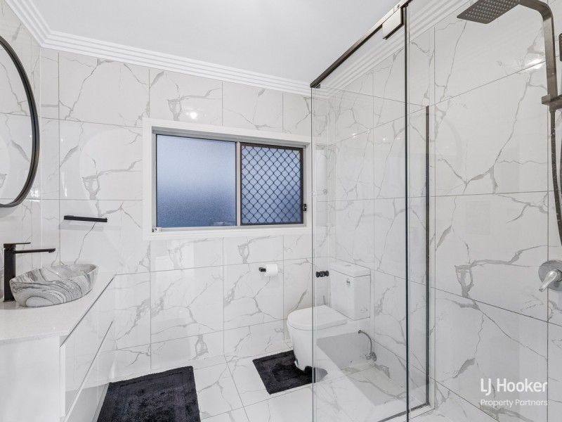 19 Taylor Place, Mackenzie QLD 4156