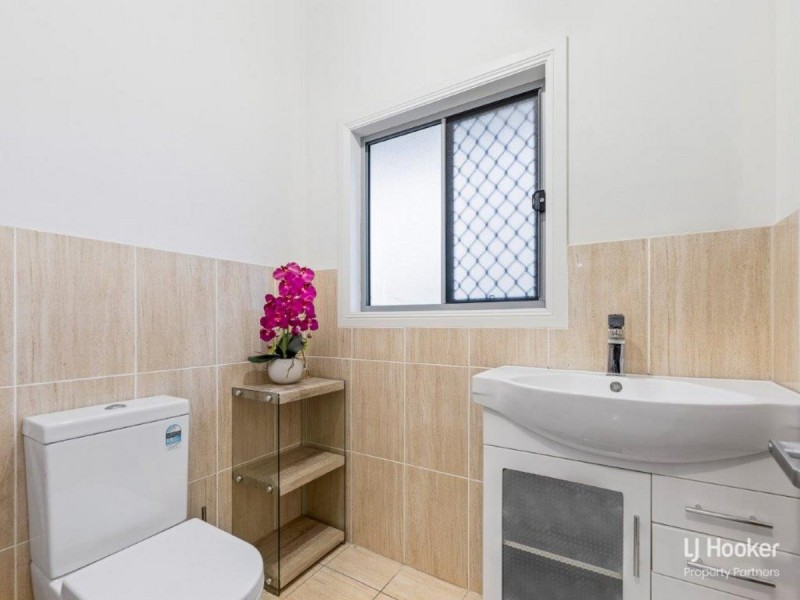 19 Taylor Place, Mackenzie QLD 4156