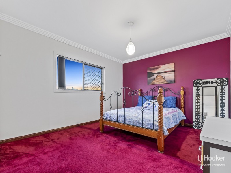 19 Taylor Place, Mackenzie QLD 4156