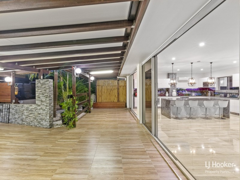 19 Taylor Place, Mackenzie QLD 4156