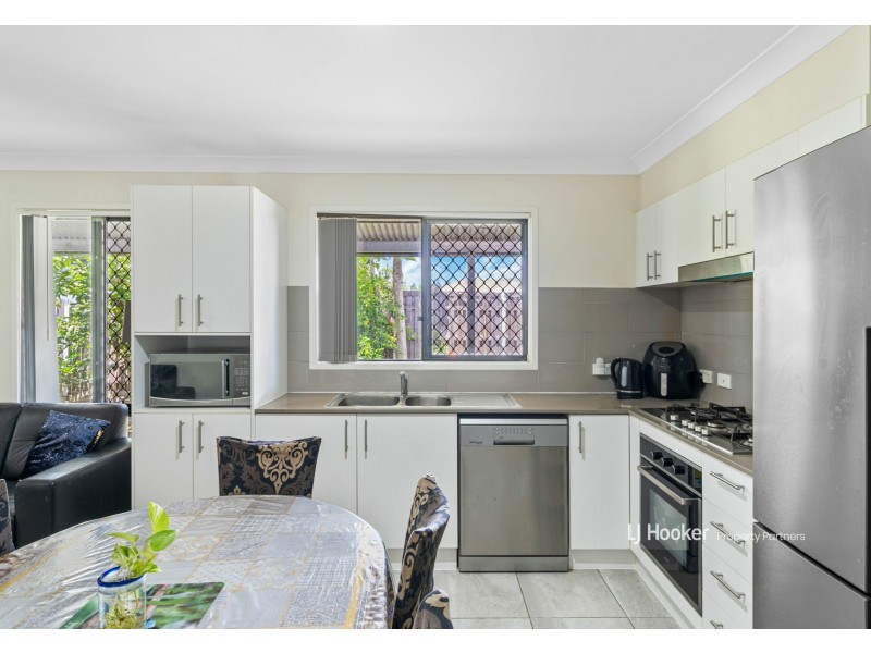 6 Grande Street, Hillcrest QLD 4118