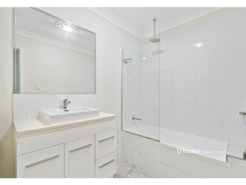 6 Grande Street, Hillcrest QLD 4118