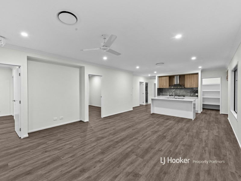 18 Doran Circuit, Park Ridge QLD 4125