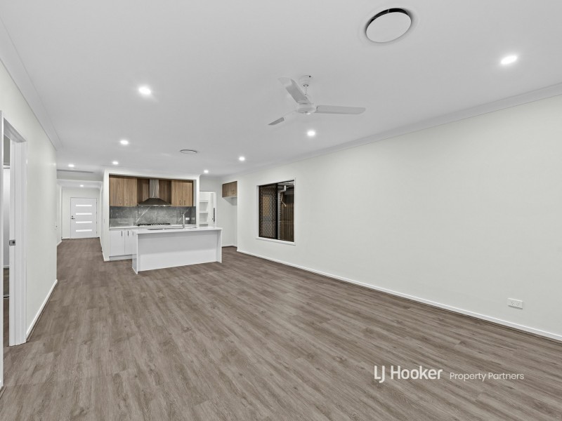 18 Doran Circuit, Park Ridge QLD 4125