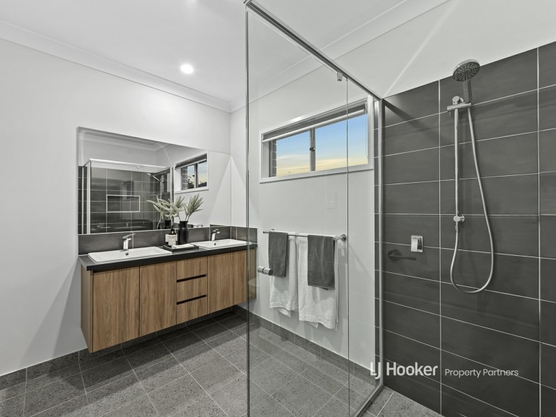 19 Cypress Street, Park Ridge QLD 4125