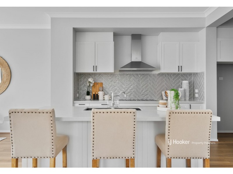 67 Steele Street, Holland Park QLD 4121