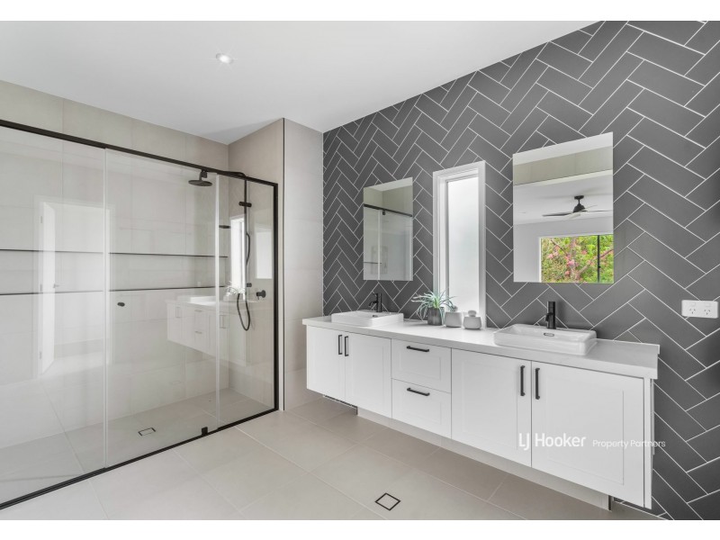 67 Steele Street, Holland Park QLD 4121